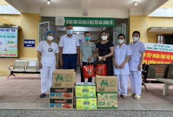 Cán bộ Trung tâm Y tế huyện Việt Yên nhận nhiệm vụ điều trị bệnh nhân Covid - 19 tại Bệnh viện Dã chiến số 2.
