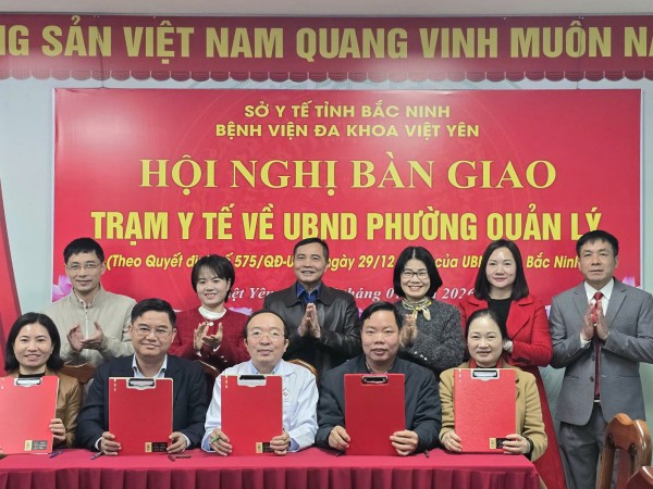 HỘI NGHỊ BÀN GIAO CÁC TRẠM Y TẾ VỀ UBND PHƯỜNG QUẢN LÝ
