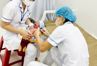 Trung tâm Y tế Việt Yên chẩn đoán và điều trị cho 2 người bệnh cùng vào viện được xác định bị viêm ruột thừa tiểu khung