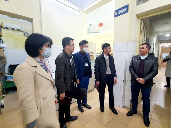 Kiểm tra đảm bảo công tác y tế dịp Tết tại Trung tâm Y tế thị xã Việt Yên