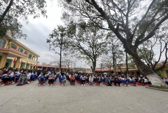 Hơn 700 em học sinh trường Trung học cơ sở Quang Châu được truyền thông, tư vấn chăm sóc sức khỏe sinh sản vị thành niên/thanh niên